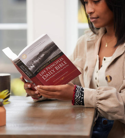 NASB, The Charles F. Stanley Life Principles Daily Bible, Paperback, 1995 Text: Holy Bible, New American Standard Bible