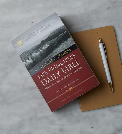 NASB, The Charles F. Stanley Life Principles Daily Bible, Paperback, 1995 Text: Holy Bible, New American Standard Bible